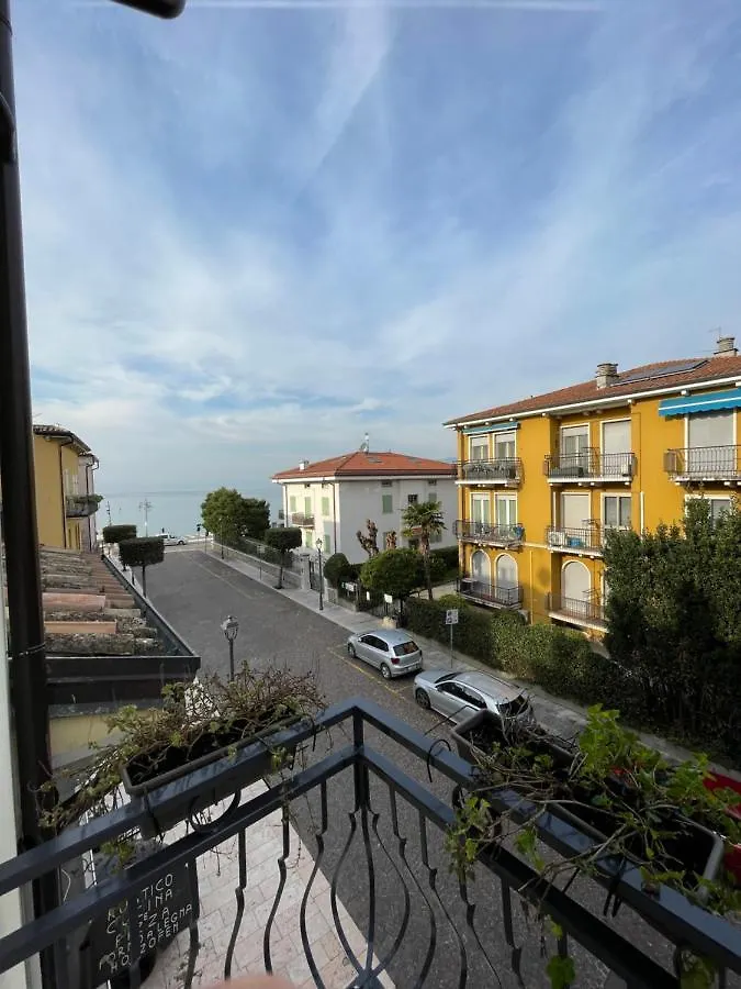 Lucia Holiday Apartments Lazise Italy